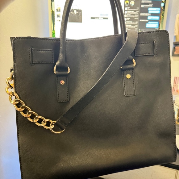 Michael Kors Hamilton Large Black Tote With Lock and Key - Picture 15 of 16